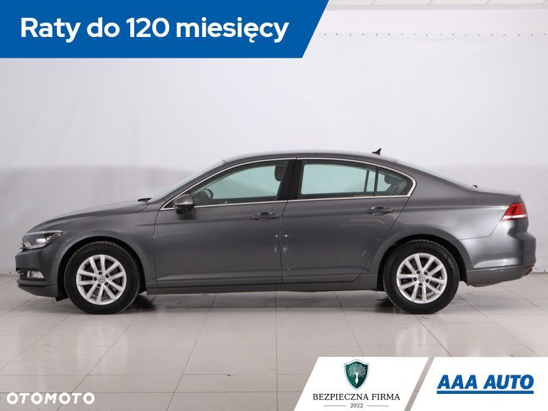 Volkswagen Passat - 4