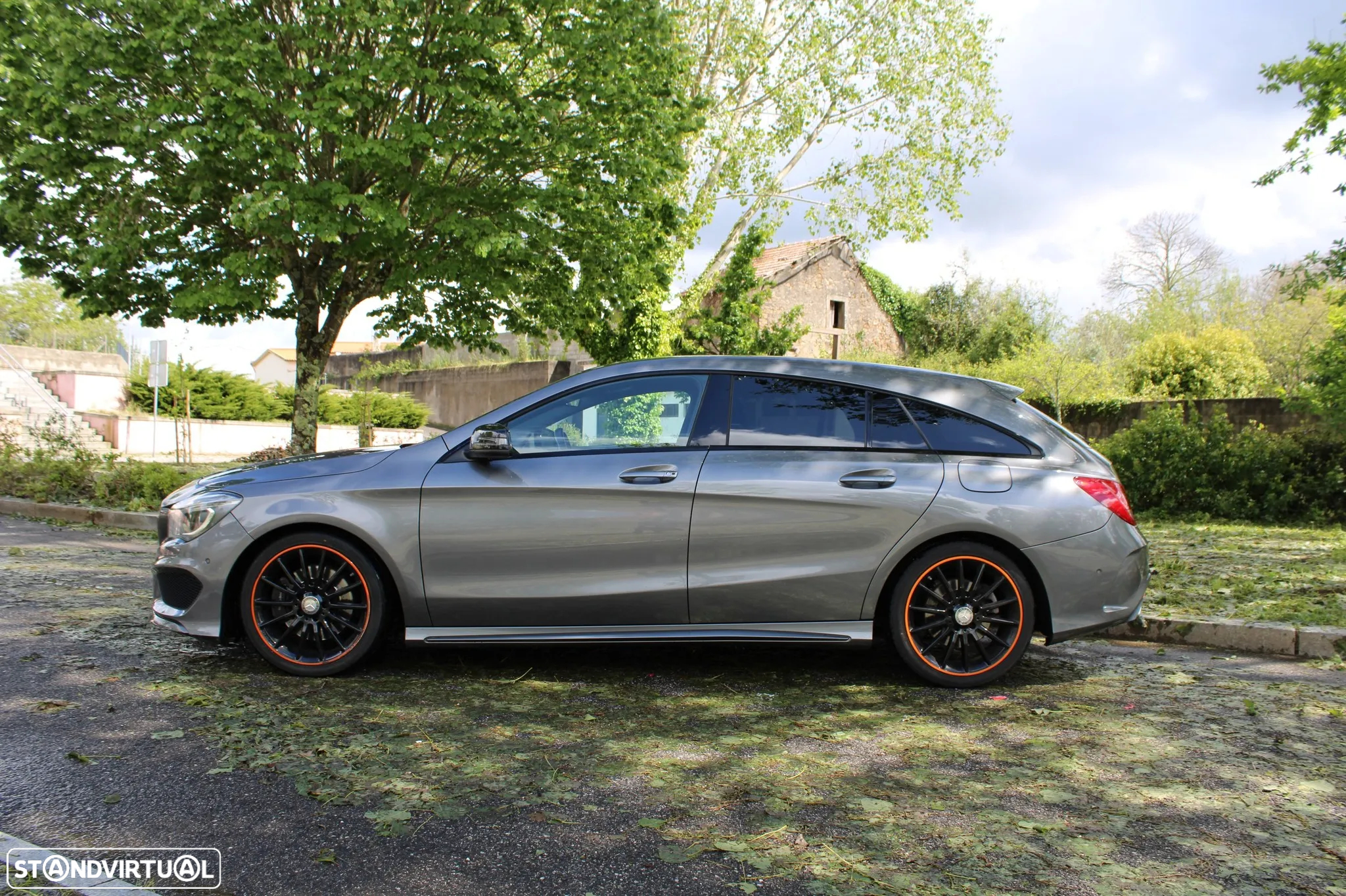 Mercedes-Benz CLA 220 d Shooting Brake AMG Line Aut. - 4
