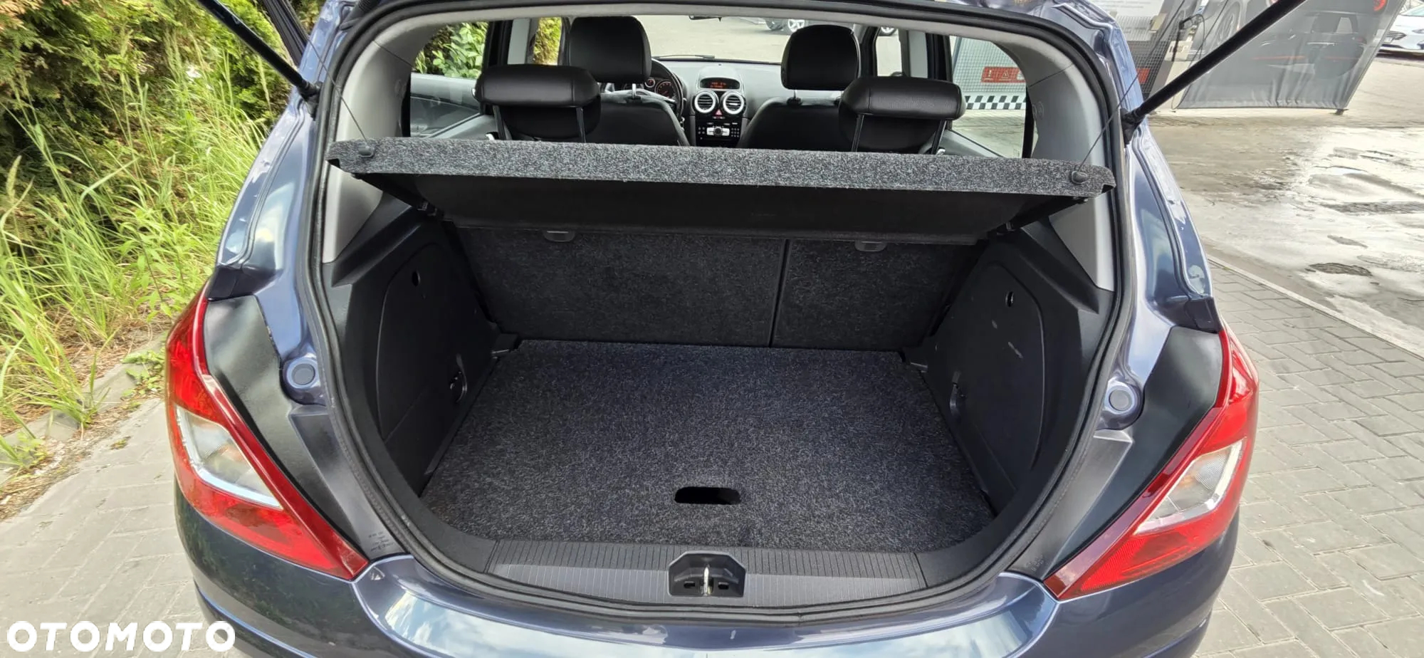 Opel Corsa 1.4 16V Cosmo - 34