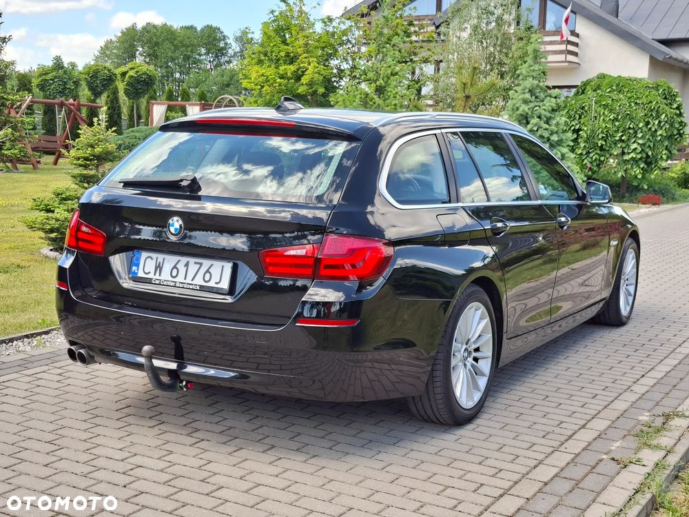 BMW Seria 5 528i - 30
