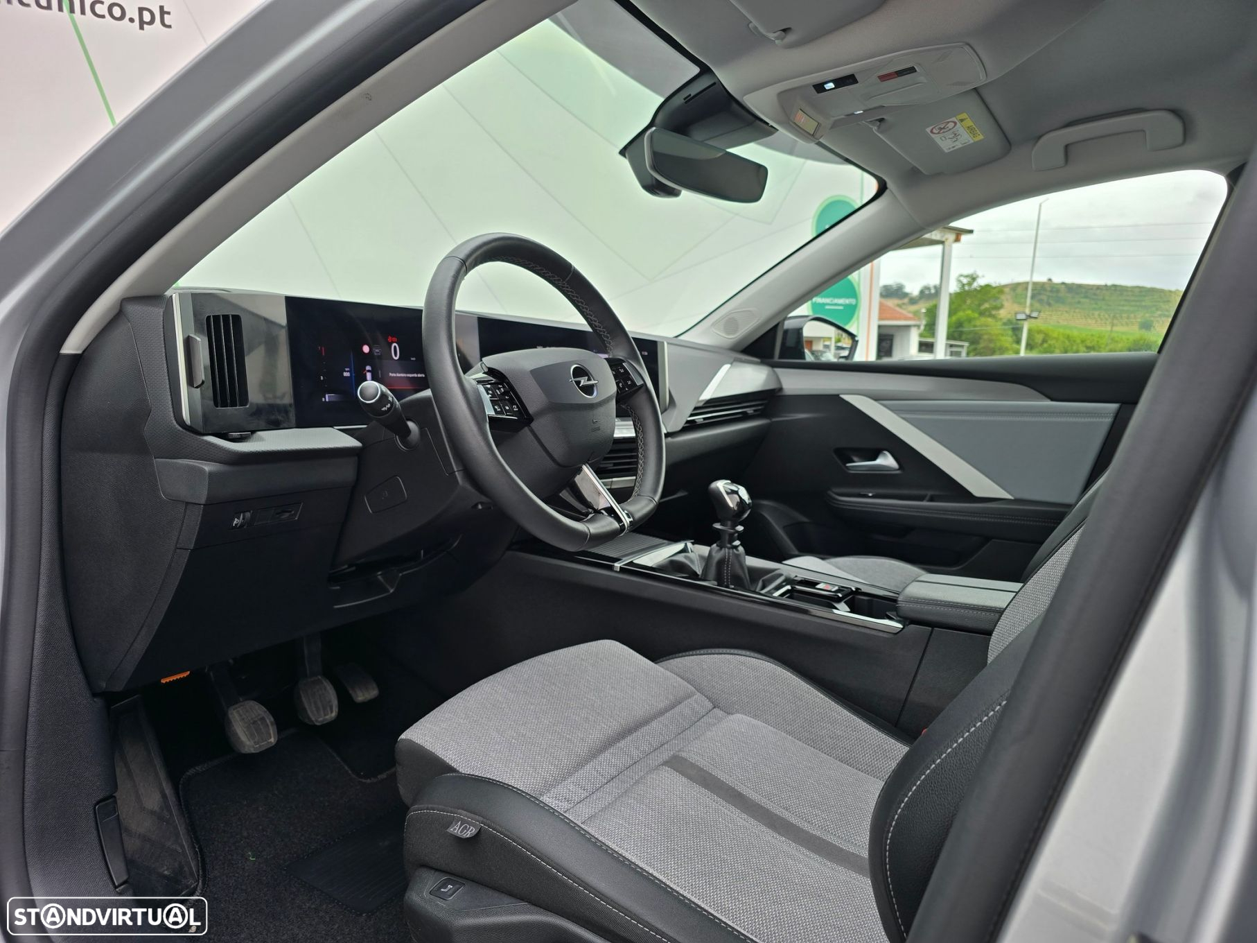 Opel Astra 1.2 T Elegance - 11