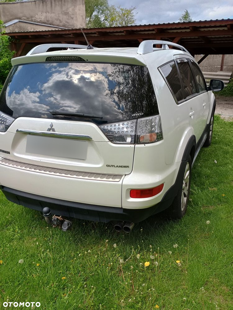 Mitsubishi Outlander 2.2 DID Instyle NAVI - 4
