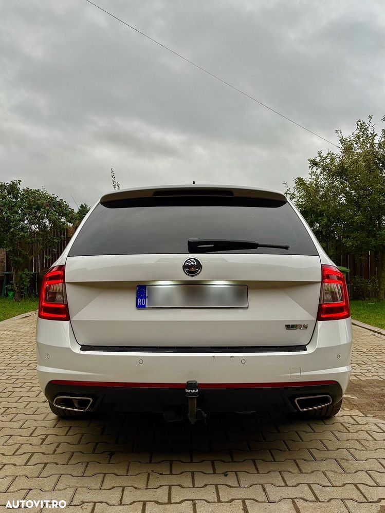 Skoda Octavia 2.0 TDI DSG RS - 3
