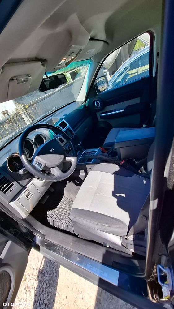 Dodge Nitro 2.8 CRD SXT - 6