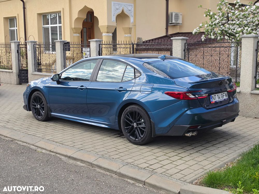Toyota Camry - 3