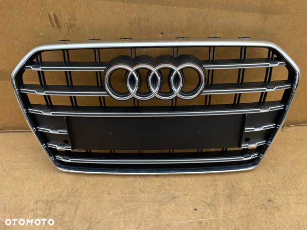 AUDI A6 C7 LIFT COMPETITION 4G 4G0 ORYGINALNY GRILL ATRAPA PRZEDNIEGO ZDERZAKA POD CZUJNIKI PARKOWANIA JAK NOWY 4G0853653T