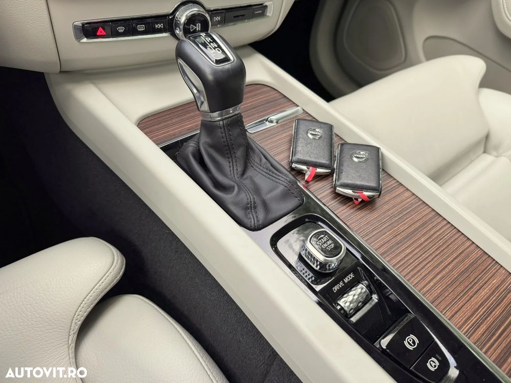 Volvo XC 60 - 38