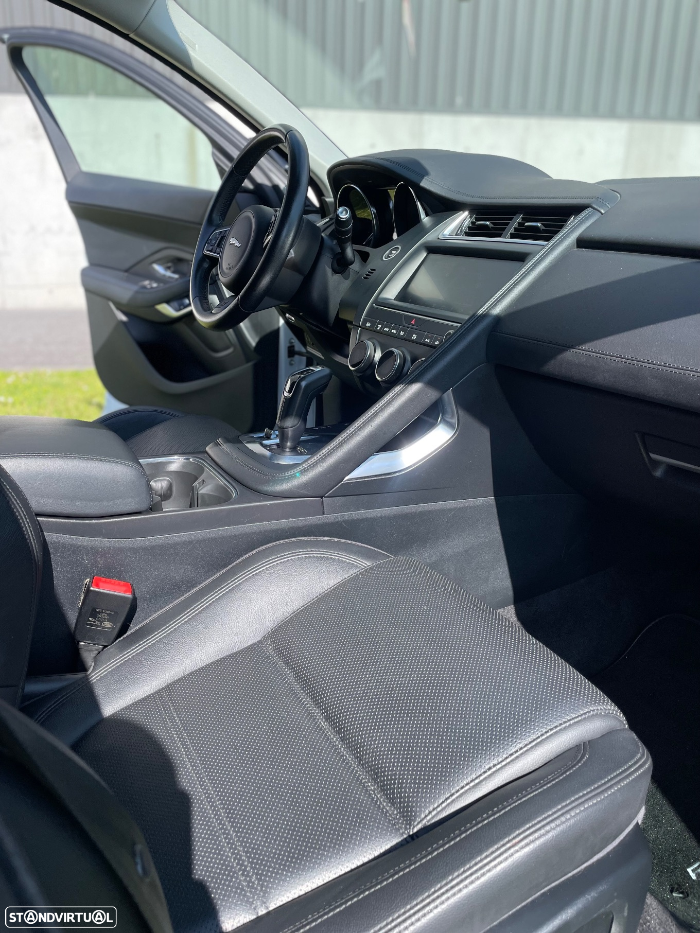 Jaguar E-Pace 2.0 i4D R-Dynamic S AWD Aut. - 11