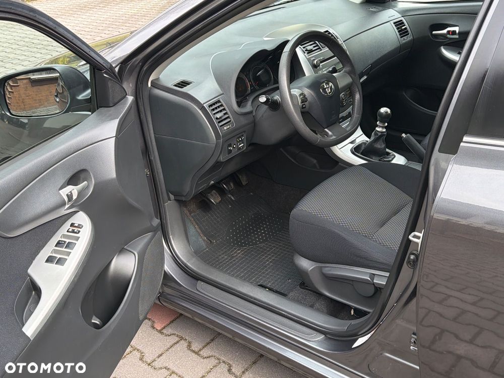 Toyota Corolla 1.6 Premium - 17