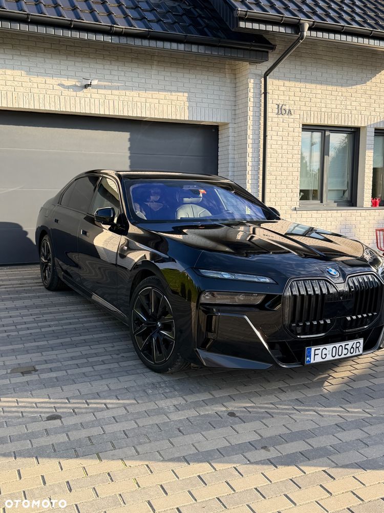 BMW Seria 7 - 32