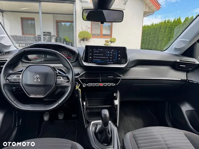 Peugeot 208 - 11