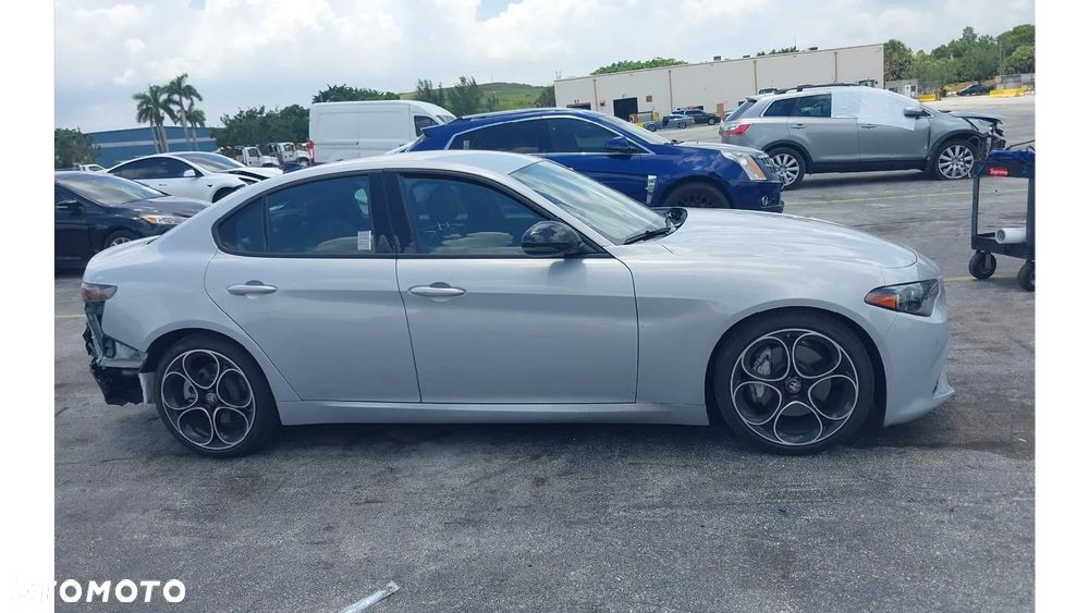 Alfa Romeo Giulia 2.0 Turbo Veloce - 10