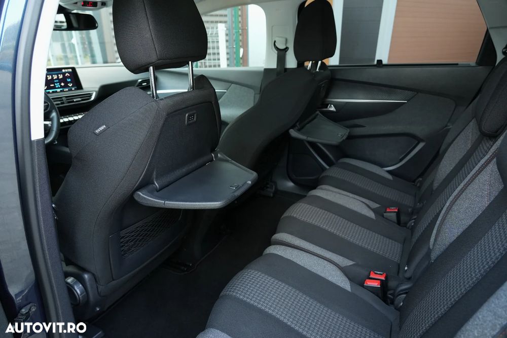 Peugeot 5008 - 11