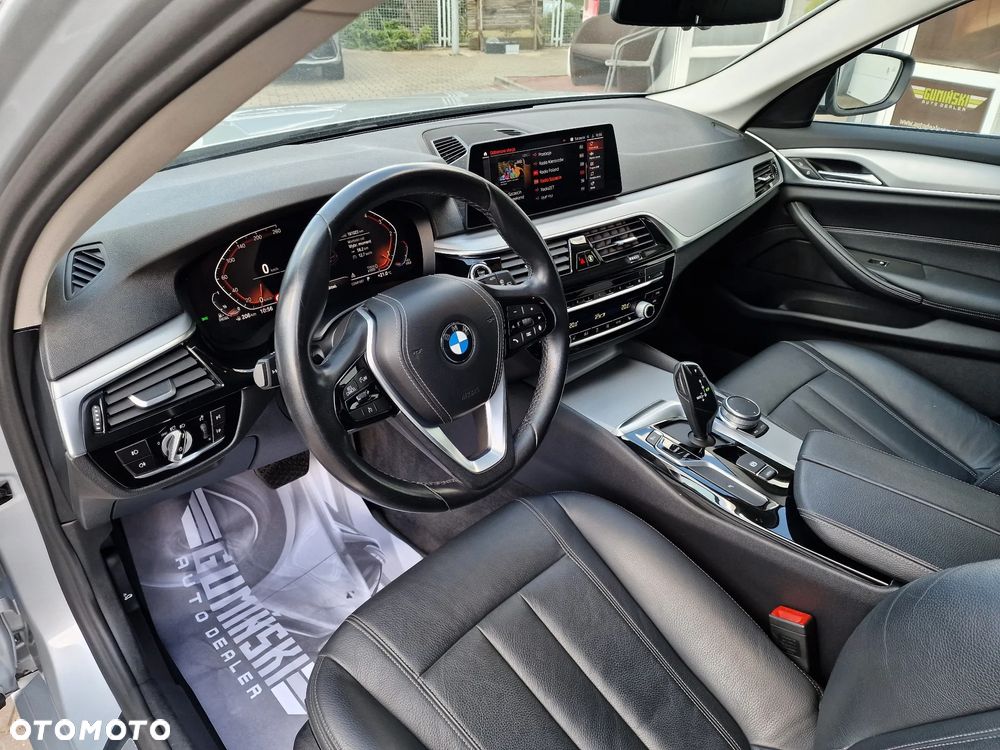 BMW Seria 5 518d - 21