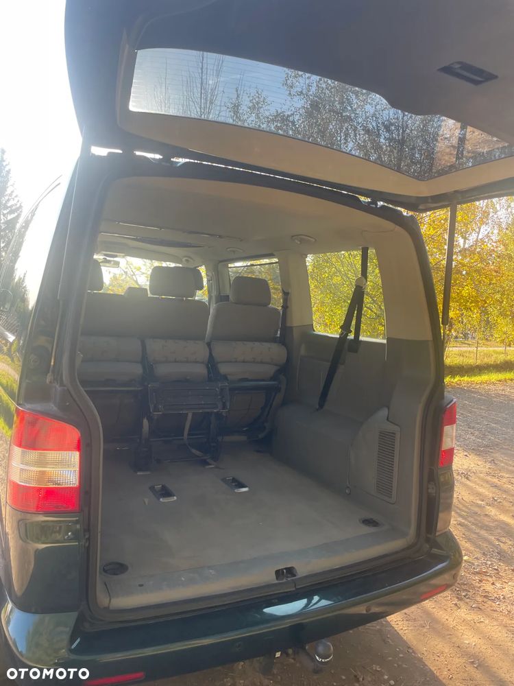 Volkswagen Caravelle - 12