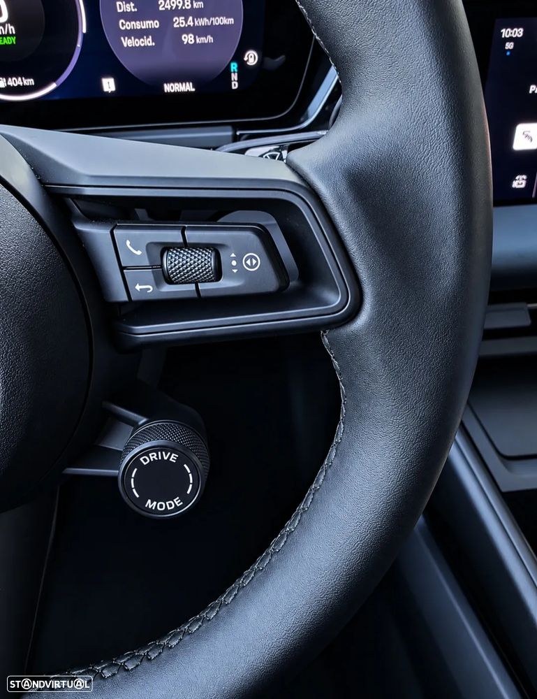 Porsche Macan Electric 4 - 25