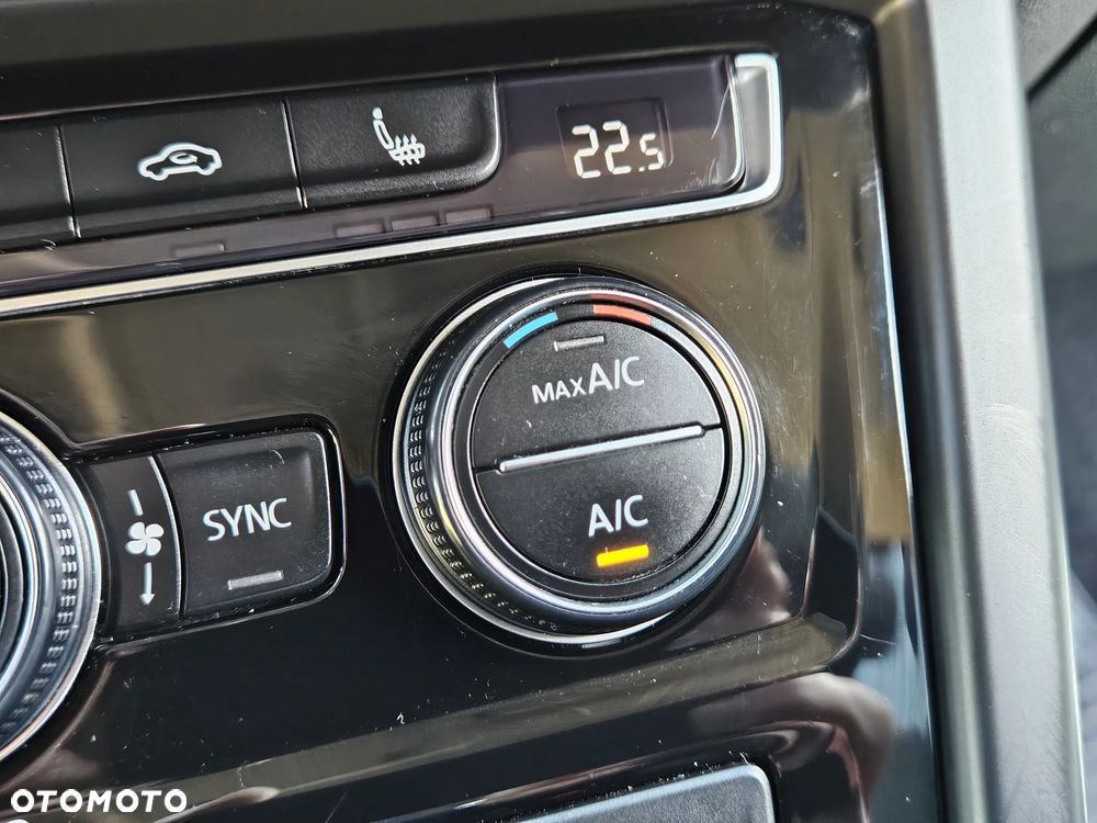 Volkswagen Touran 2.0 TDI SCR (BlueMotion Technology) Highline - 18