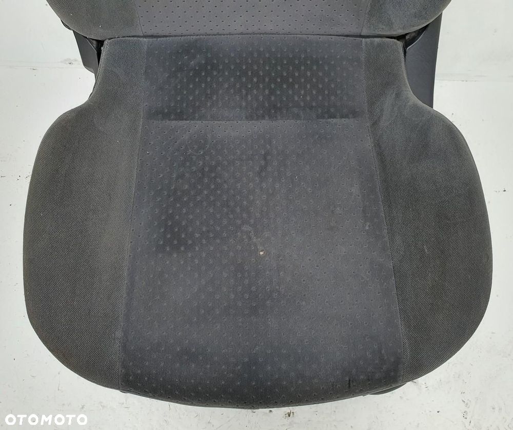 FOTEL LEWY PRZÓD PRZEDNI KIEROWCY GRZANY FORD FOCUS MK1 EUROPA - 3