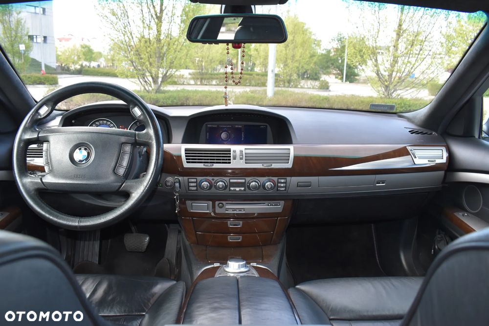 BMW Seria 7 - 34