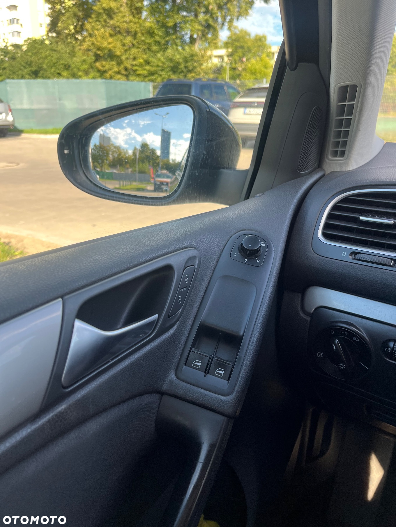 Volkswagen Golf VI 1.6 Trendline DSG - 10