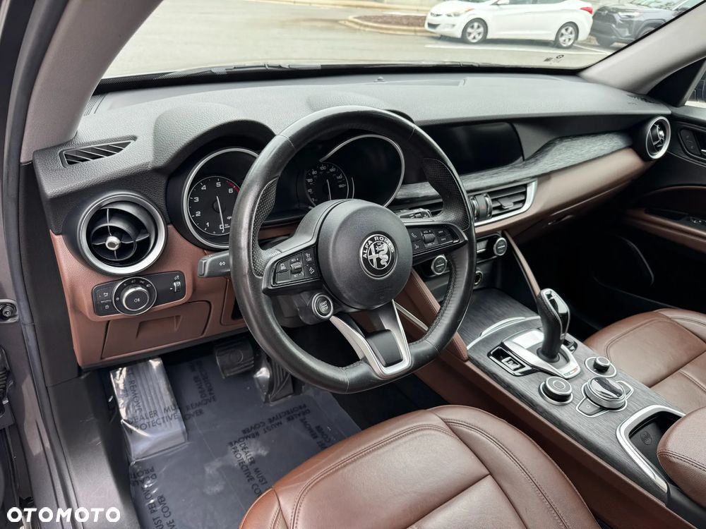 Alfa Romeo Stelvio 2.0 Turbo 16V AT8-Q4 Veloce - 13