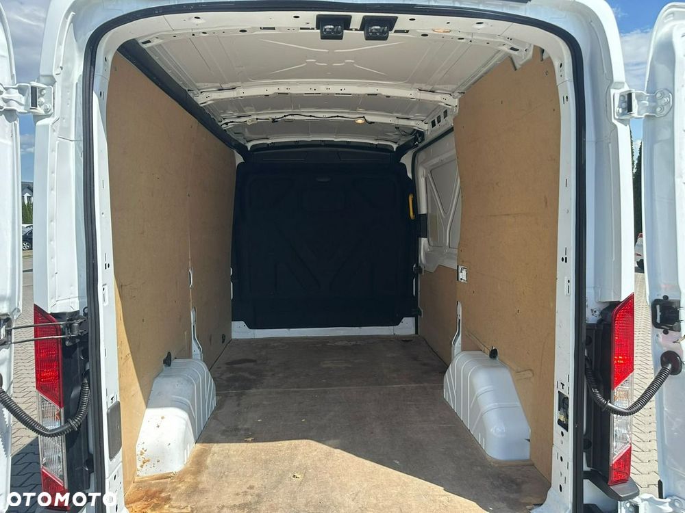 Ford Transit - 12