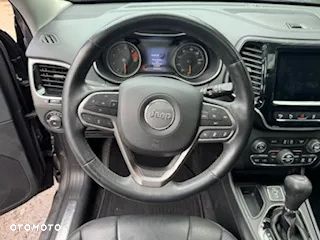Jeep Cherokee - 9