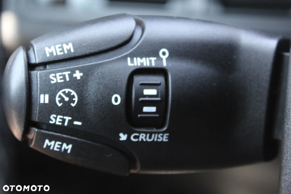 Peugeot 5008 BlueHDi 120 Allure - 19