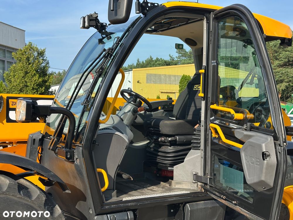 JCB 542-70 Industrial Plus - 30