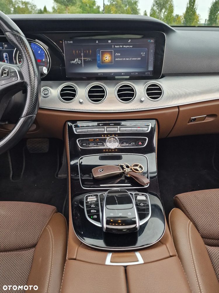 Mercedes-Benz Klasa E 220 d 4-Matic Business Edition 9G-TRONIC - 22