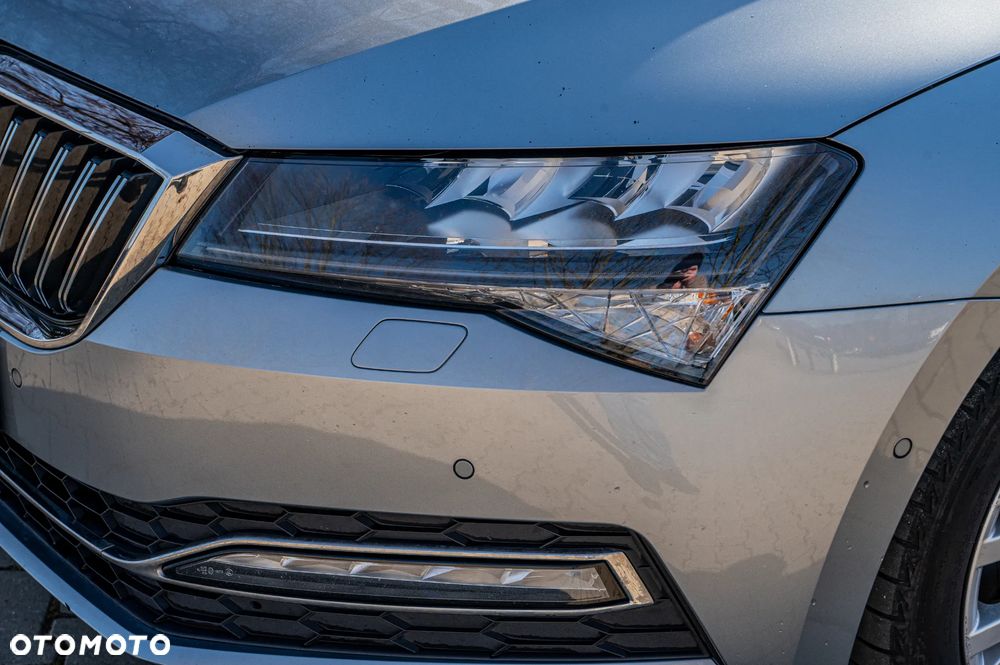 Skoda Superb 2.0 TDI DSG Premium Edition - 20