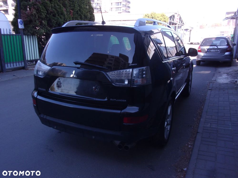 Mitsubishi Outlander - 14