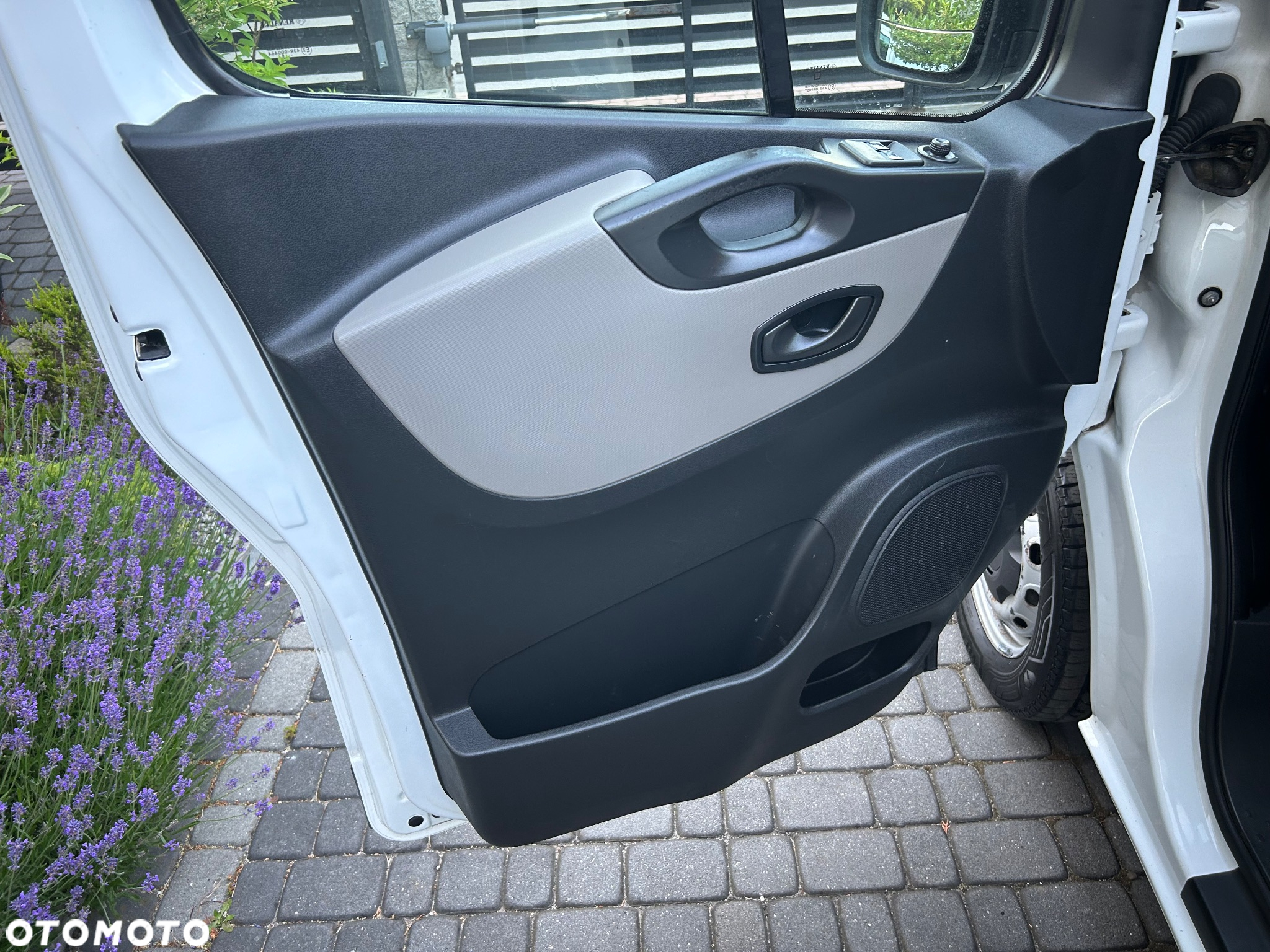Renault Trafic - 12