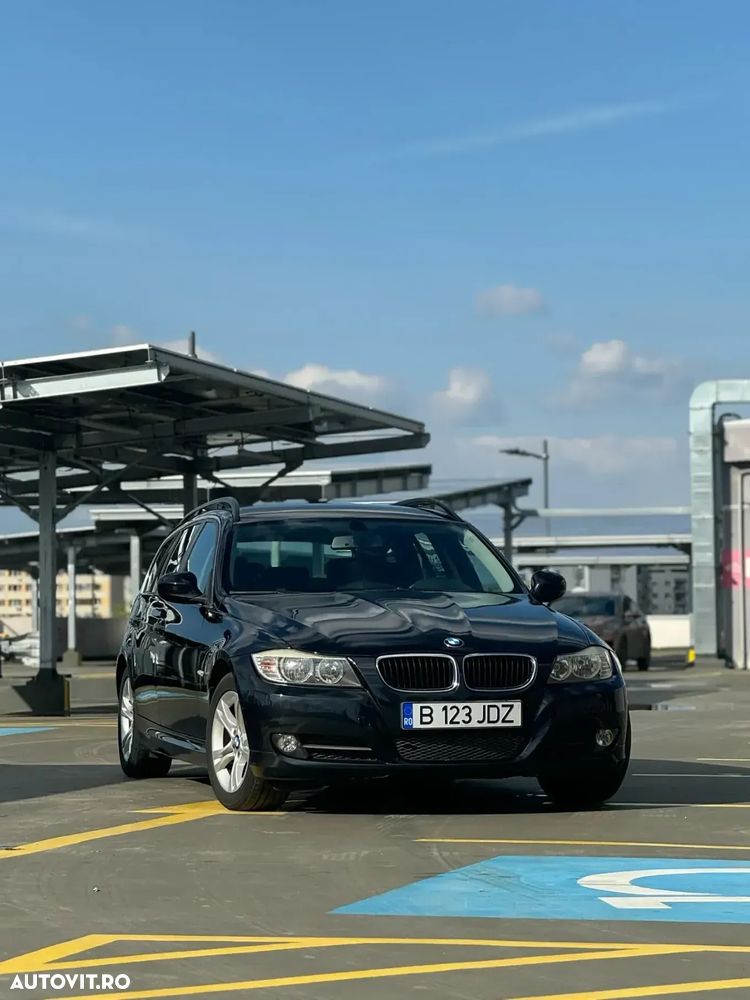 BMW Seria 3 318i Touring - 3
