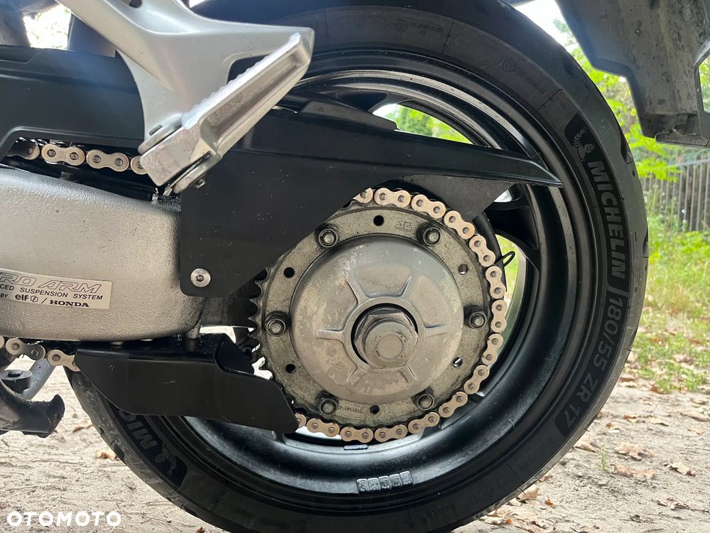 Honda VFR - 7