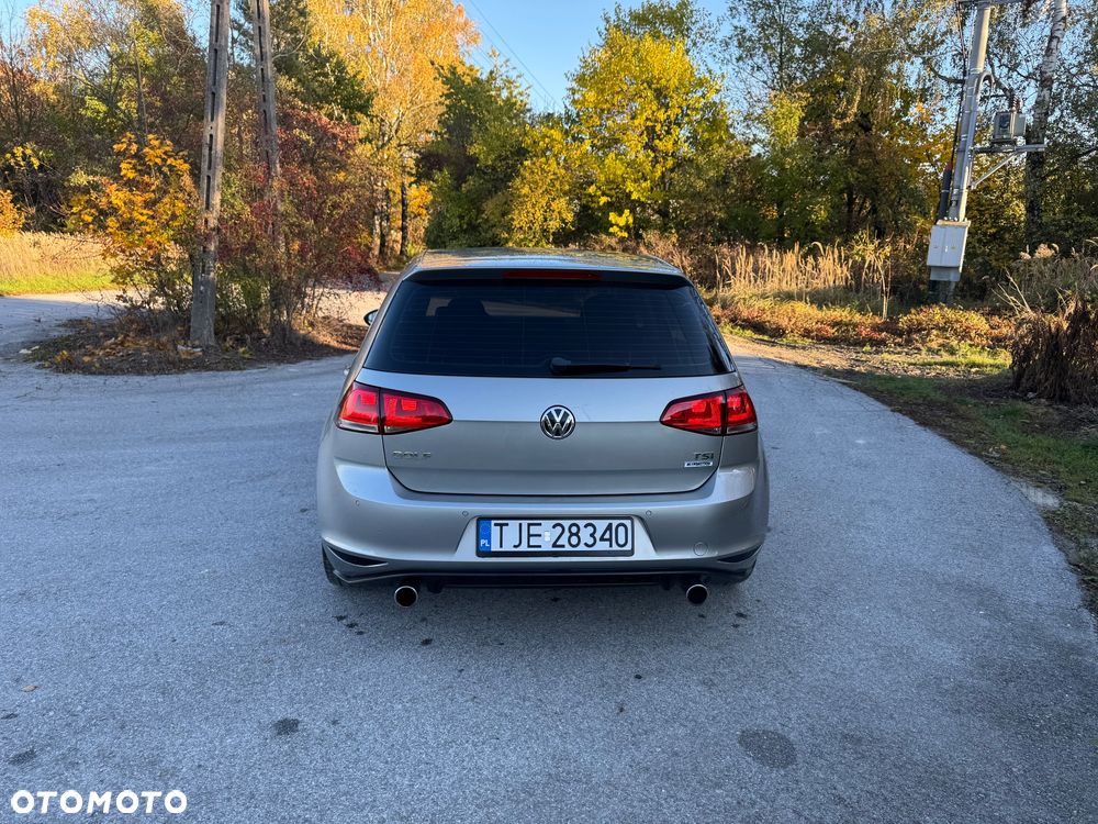 Volkswagen Golf - 6