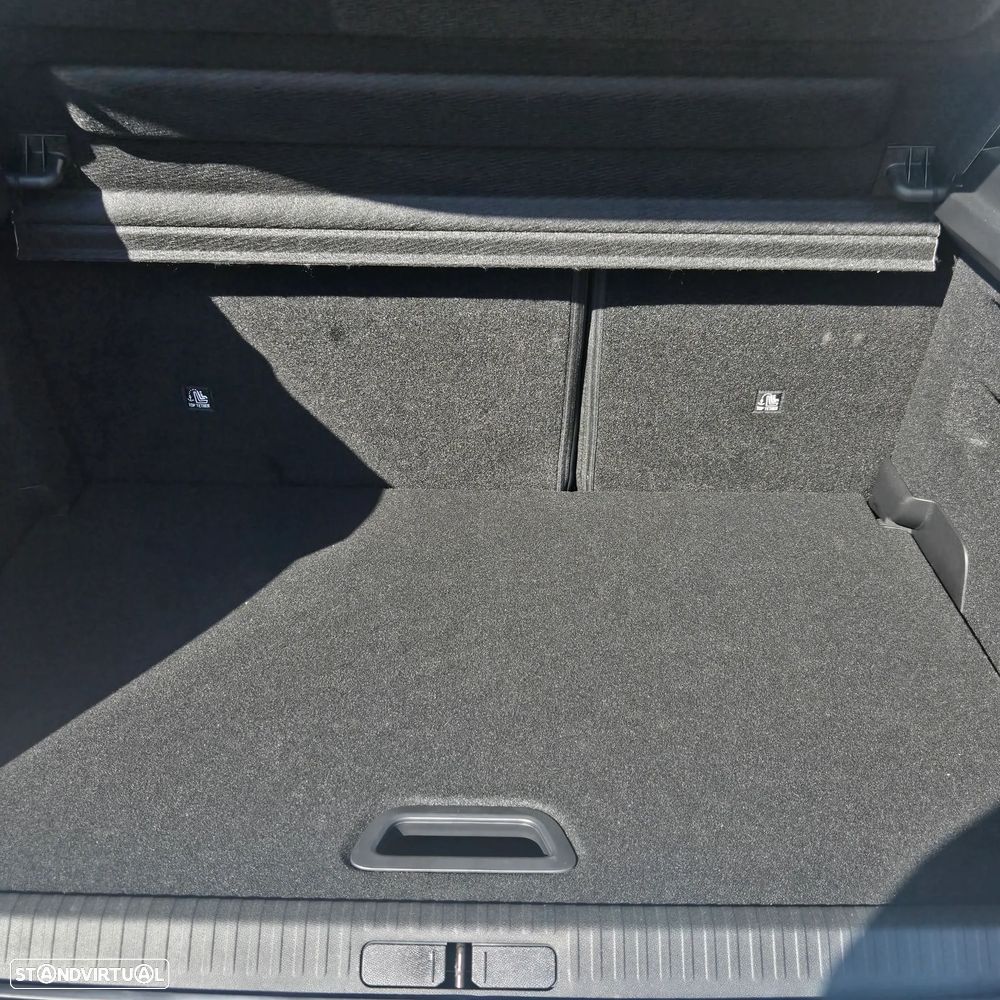 Citroën e-C4 50 kWh Live Pack — fotografia 17