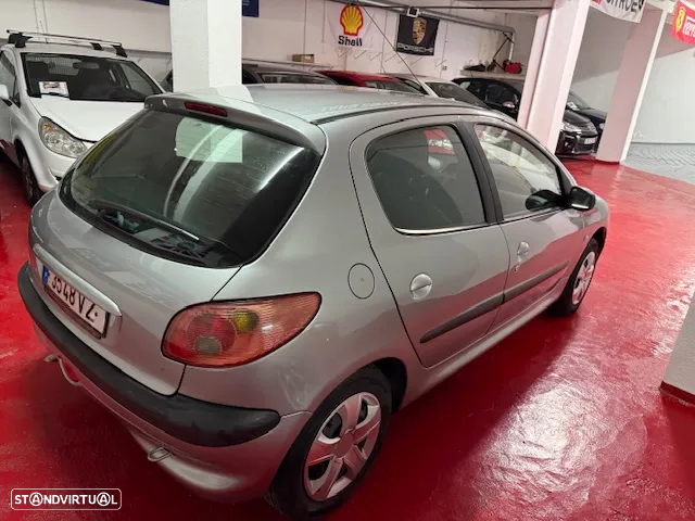 Peugeot 206 1.1 Color Line - 4