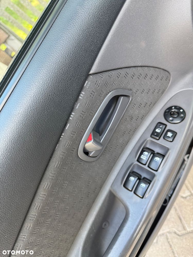 Kia Rio 1.4 City - 9