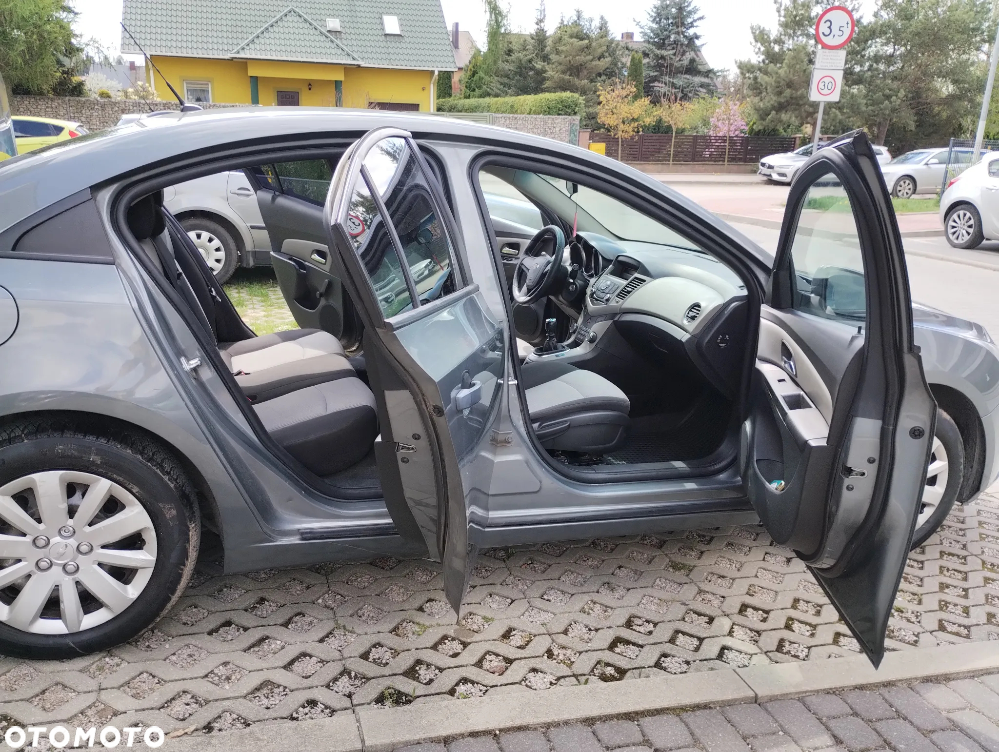 Chevrolet Cruze - 14