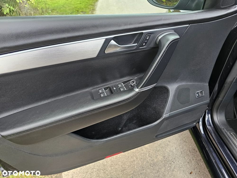 Volkswagen Passat 2.0 TDI Highline - 15