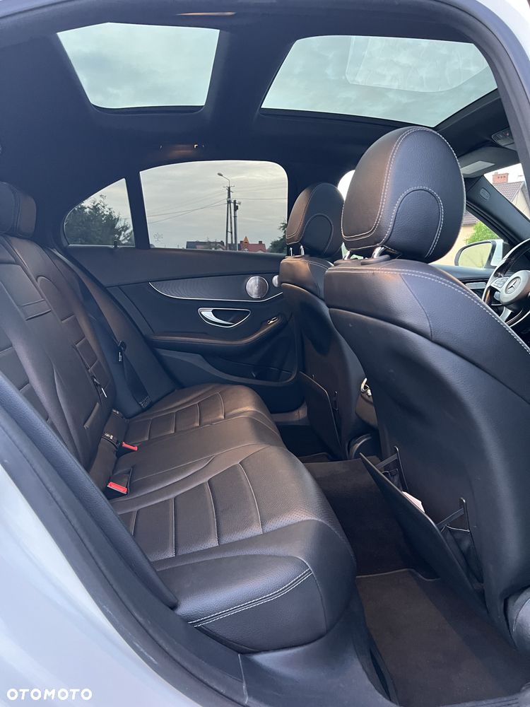 Mercedes-Benz Klasa C 300 7G-TRONIC AMG Line - 18