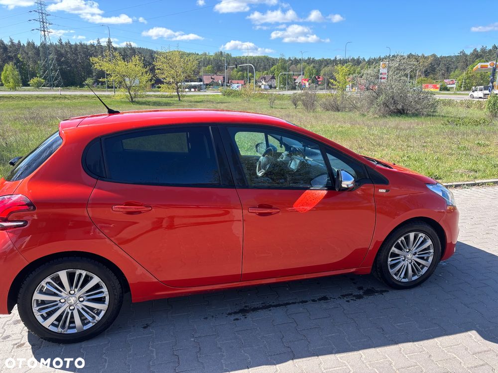 Peugeot 208 - 4