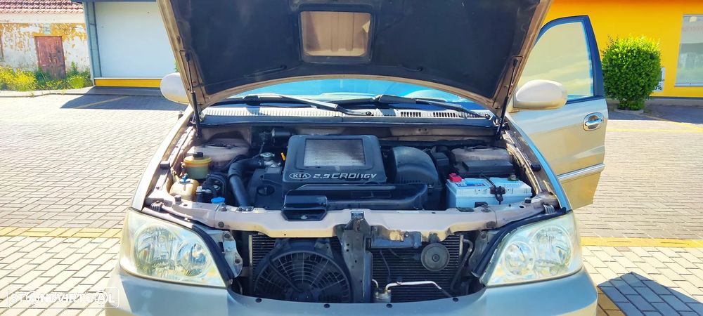 Kia Carnival 2.9 CRDi EX - 24