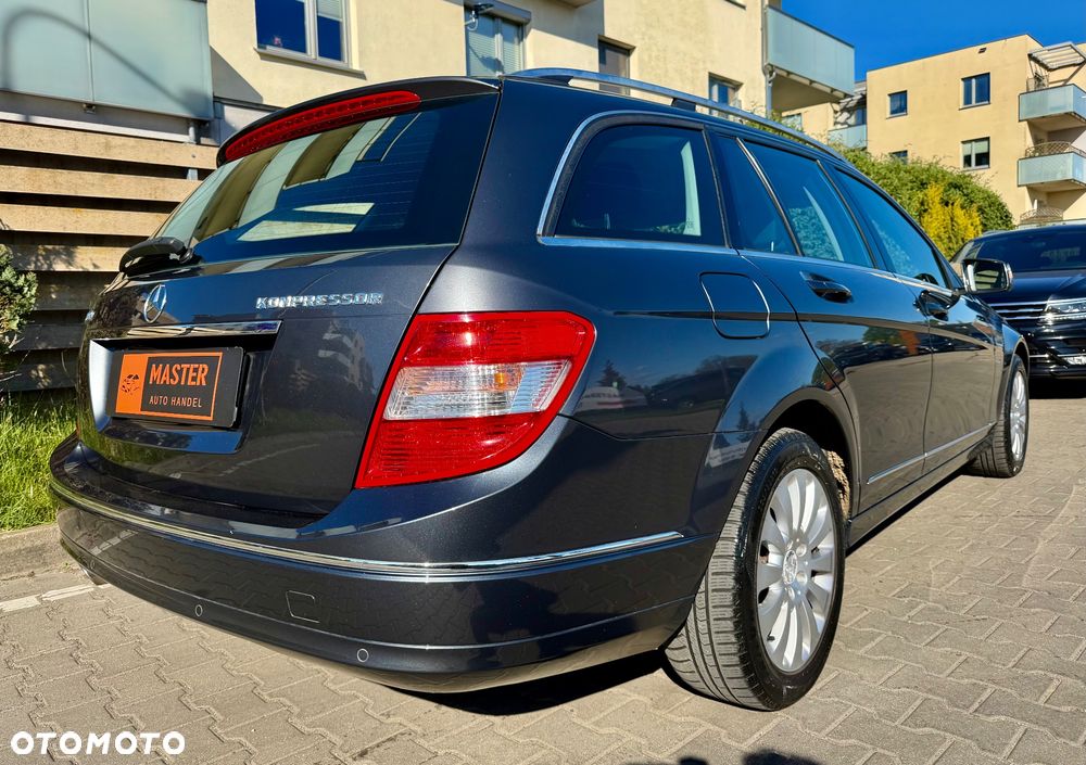 Mercedes-Benz Klasa C 200 (BlueEFFICIENCY) Elegance - 4