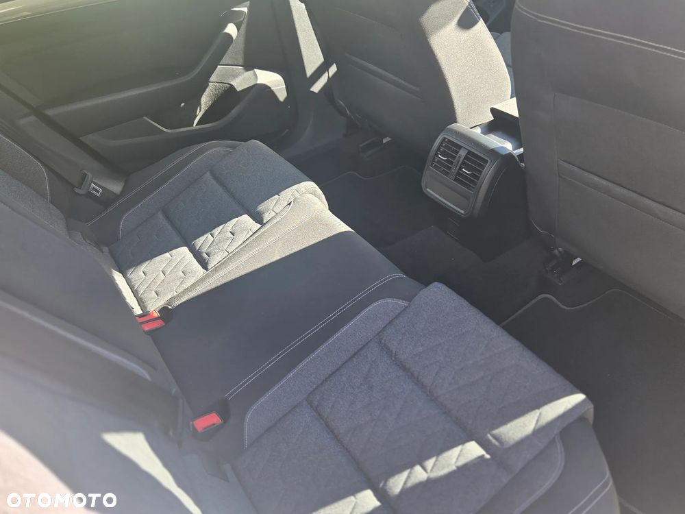 Volkswagen Passat 2.0 TDI SCR Style DSG - 15