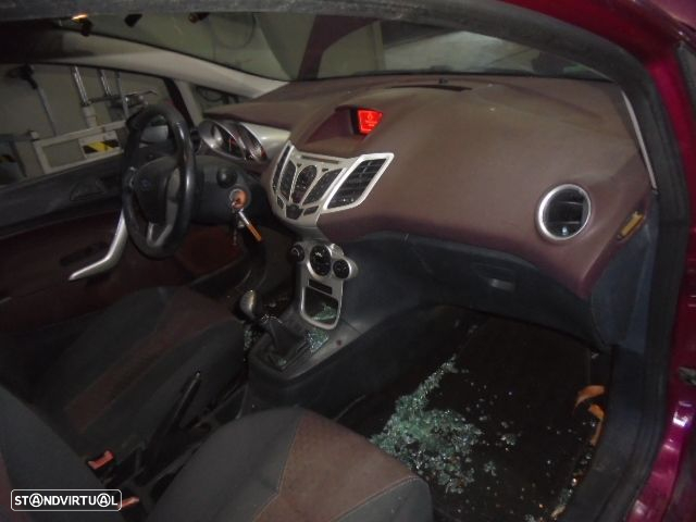 Carro MOT: SNJA SNJB CXVEL :8AGR700CA  TTFLO FORD FIESTA 6 2009 1.25 852CV 3P VERMELHO GASOLINA - 3