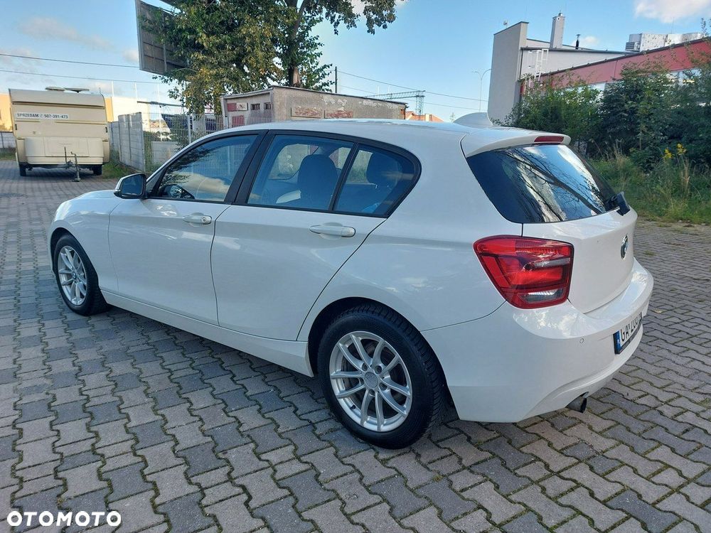 BMW Seria 1 114i - 24