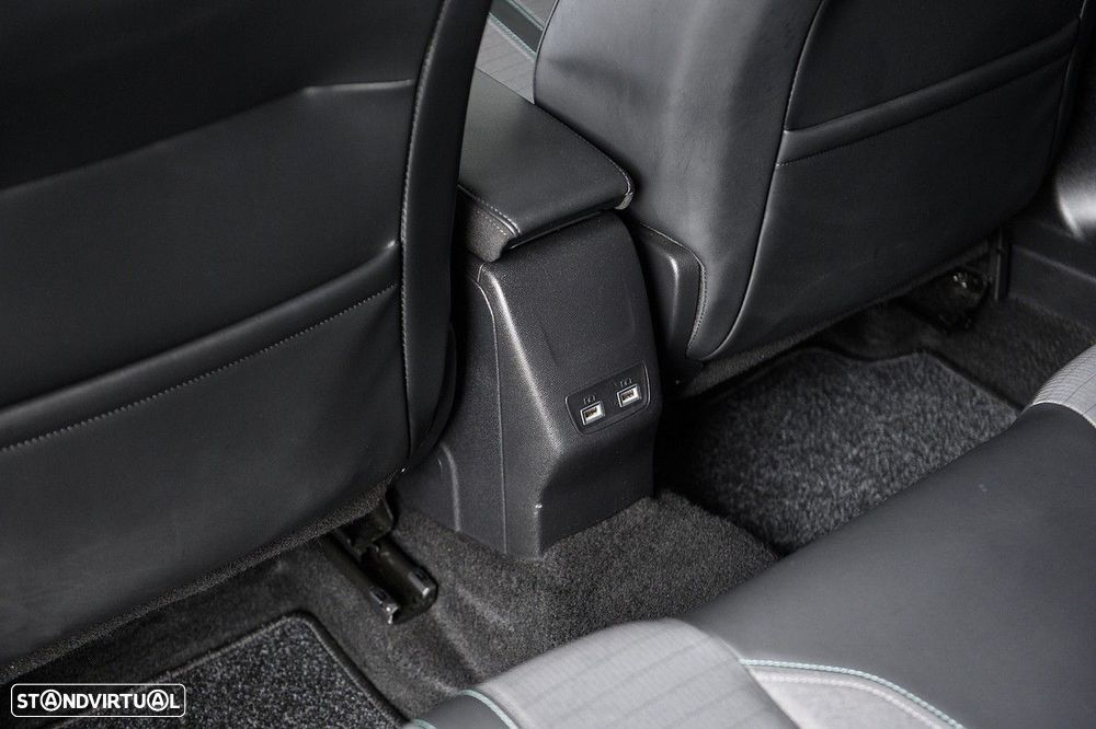 Peugeot e-2008 50 kWh Allure Pack - 32