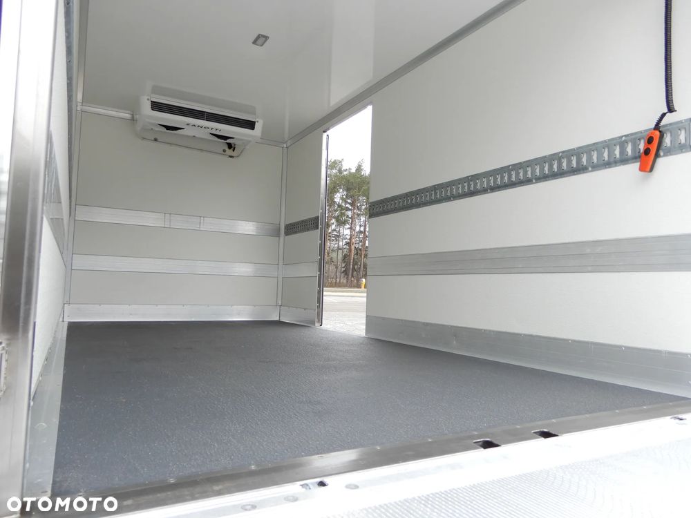 Iveco DAILY 50C18 Chłodnia -20*C+30*C WINDA ZAŁADOWCZA 1000 Kg Udźwigu DHOLLANDIA Boczne Drzwi Agregat Zasilany Na Postoju V230  Funkcja Grzania WZMACNIANY Rozstaw Osi 4100 mm Stan Auta Jak Nowy POLECAM - 28